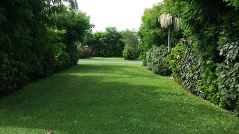 Queens Beach Tourist Village - Holiday Adelaide 1