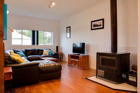 Sapphire Cottage - Holiday Adelaide 1