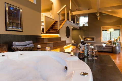 The Edge Villa - Hunter Valley Luxury Escape - Holiday Adelaide 0
