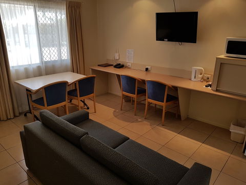 The Palms Motel Chinchilla - Holiday Adelaide 2