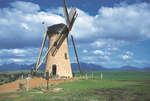 The Lily Stirling Range - Holiday Adelaide 0