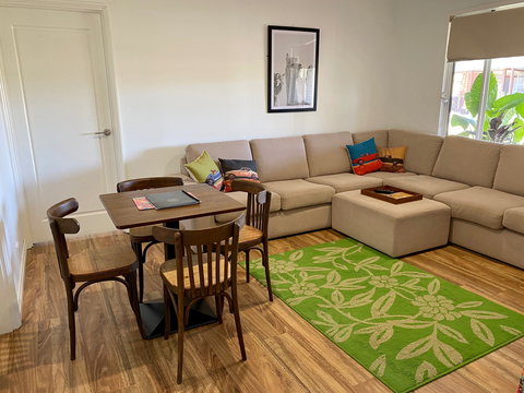 The Mains Guest House - Holiday Adelaide 2