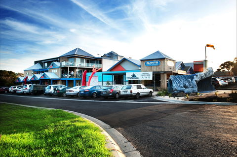 The Island Accommodation - Phillip Island YHA - Holiday Adelaide 0