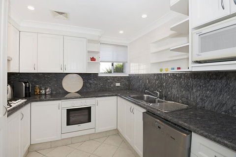Werrina Townhouse - Holiday Adelaide 1