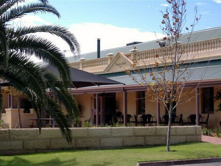 Dongara Hotel Motel - Holiday Adelaide 0