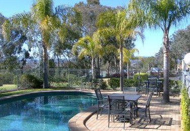Commercial Golf Resort - Holiday Adelaide 1