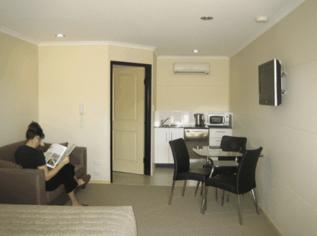 Balranald Club Motel - Holiday Adelaide 0