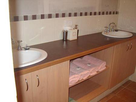 Jakamarri Bed & Breakfast - Holiday Adelaide 3