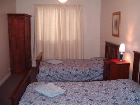 About Town Cottages - Holiday Adelaide 2