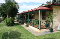 Outback Villas - Holiday Adelaide 2