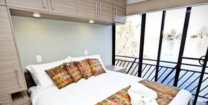 Aaah Willandra Houseboats - Holiday Adelaide 1