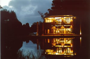 Bettenays Lakeside Loft Apartment And Vineyard Chalets - Holiday Adelaide 1