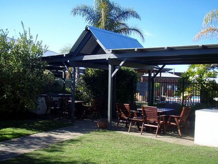 Dunsborough Motel - Holiday Adelaide 2