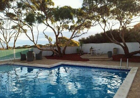Eucla Motor Hotel - Holiday Adelaide 2