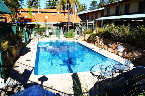 Cottesloe Beach Chalets - Holiday Adelaide 0
