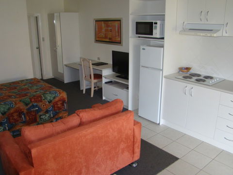 Dunsborough Central Motel - Holiday Adelaide 3