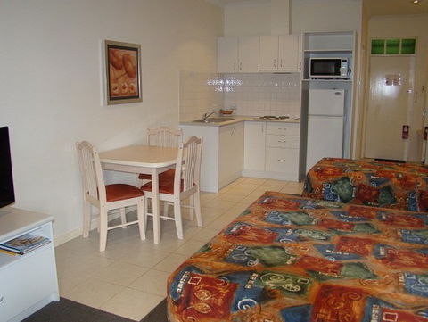 Dunsborough Central Motel - Holiday Adelaide 5