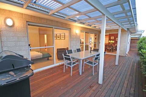 Halcyon Bay - Holiday Adelaide 4