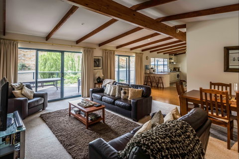 3077 Purnong - River  Shack Rentals - Holiday Adelaide 1