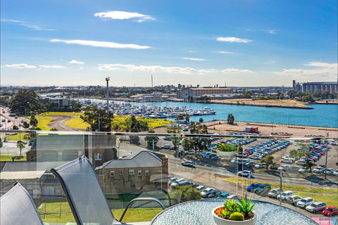 Astra Apartments Newcastle - Holiday Adelaide 0