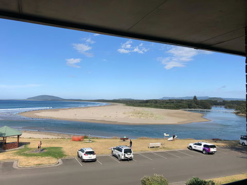 Beachfront Apartment - Holiday Adelaide 0