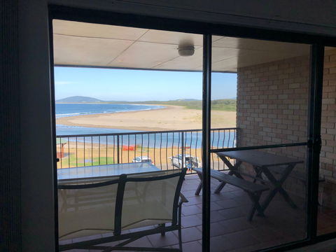 Beachfront Apartment - Holiday Adelaide 2