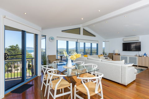 Blue Waters At Gerroa - Holiday Adelaide 2