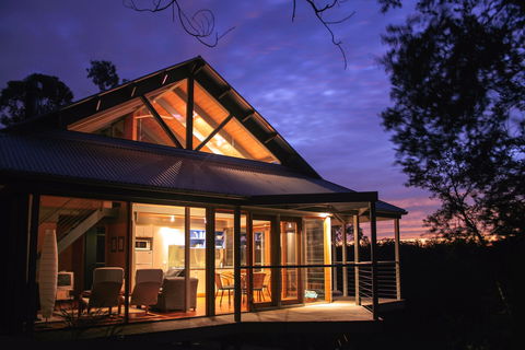 Bombah Point Eco Cottages - Holiday Adelaide 1