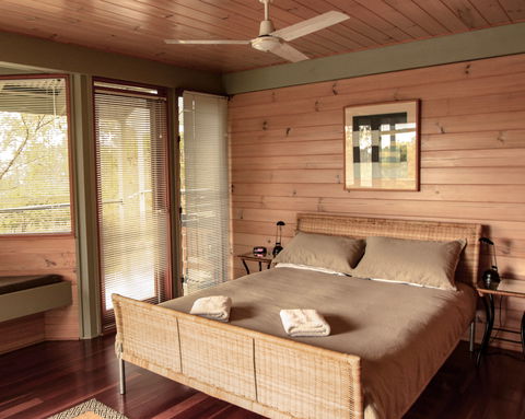 Bombah Point Eco Cottages - Holiday Adelaide 2