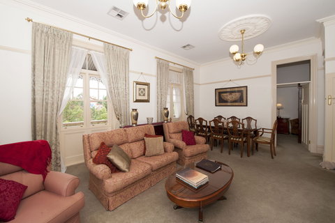 Cobb & Co Court Boutique Hotel - Holiday Adelaide 1