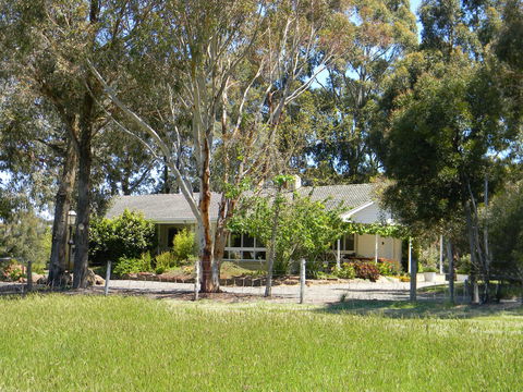 Cygnet Park Country Retreat - Holiday Adelaide 1