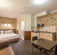 Highlander Motor Inn and Apartments - Holiday Adelaide