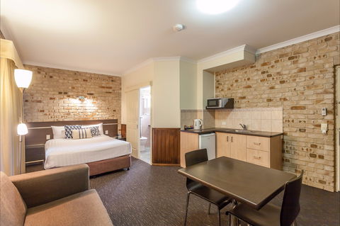 Highlander Motor Inn And Apartments - Holiday Adelaide 0