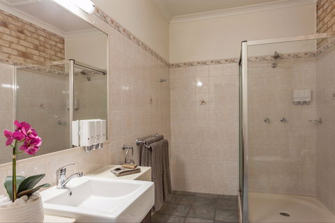 Highlander Motor Inn And Apartments - Holiday Adelaide 1