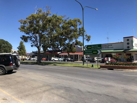 Minlaton Hotel - Holiday Adelaide 1