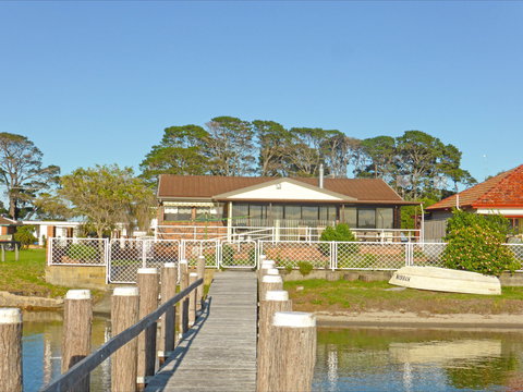 Riverside Delight - Holiday Adelaide 0