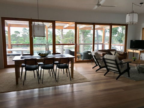 The Lakehouse Beechworth - Holiday Adelaide 2