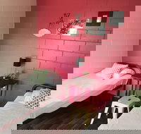 Adventurers Backpackers Resort - Holiday Adelaide