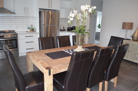 Alvy On Piper - Holiday Adelaide 1