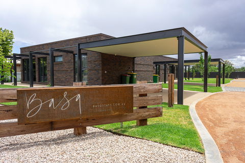 Basq Stays - Holiday Adelaide 1