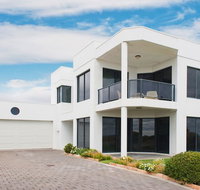 Bayside Beauty - Holiday Adelaide