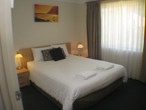 Beaches Serviced Apartments - Holiday Adelaide 1