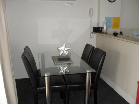 Beaches Serviced Apartments - Holiday Adelaide 2