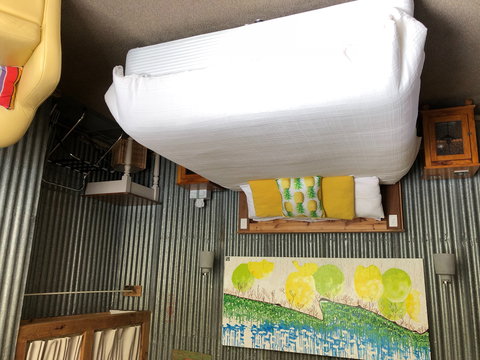 Bed In A Shed Unique Vineyard Accommodation - Holiday Adelaide 1