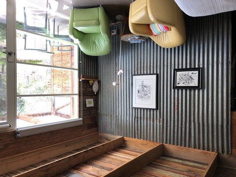 Bed In A Shed Unique Vineyard Accommodation - Holiday Adelaide 2