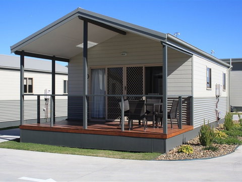Bowlo Holiday Cabins - Holiday Adelaide 0