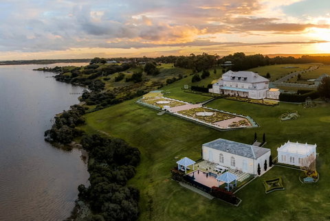 Campbell Point House - Holiday Adelaide 0