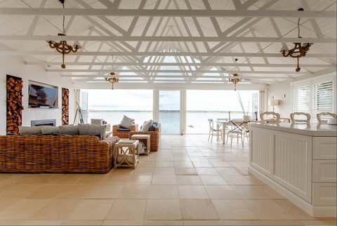 Campbell Point House - Holiday Adelaide 2