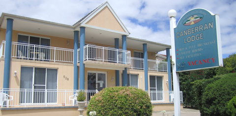 Canberran Lodge - Holiday Adelaide 0
