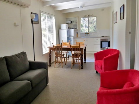 Capertee Cottage - Holiday Adelaide 1